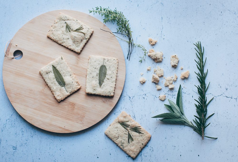 Biscotti salati per un aperitivo segnaposto