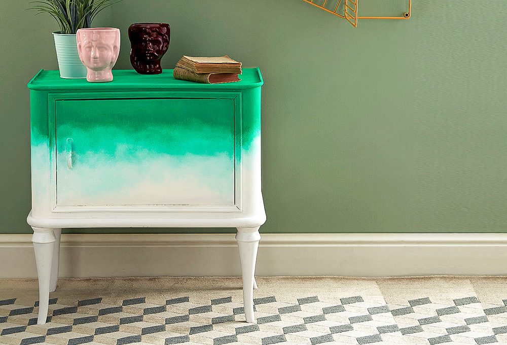 Restyling di un comodino: l’effetto sfumato rétro chic