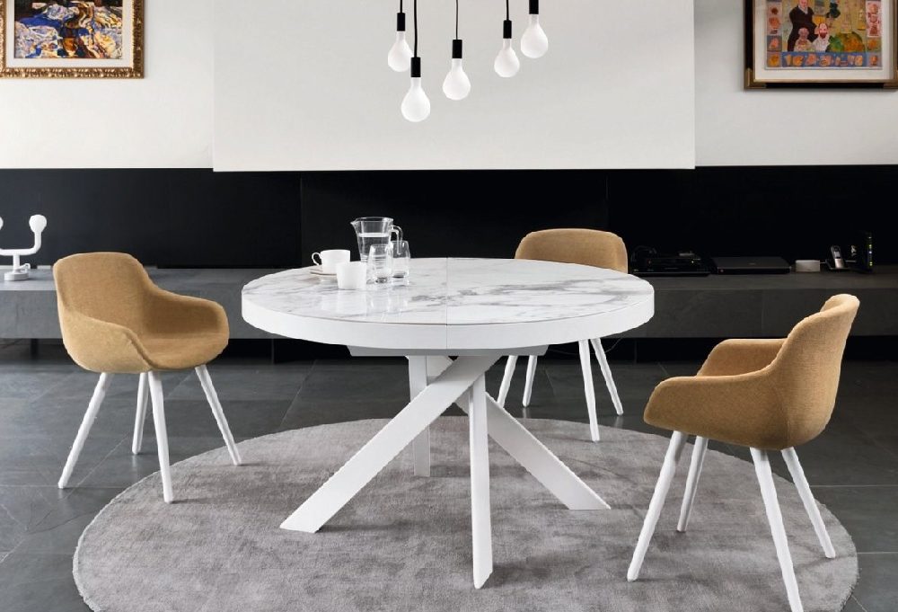 10 tavoli rotondi e ovali per la sala da pranzo
