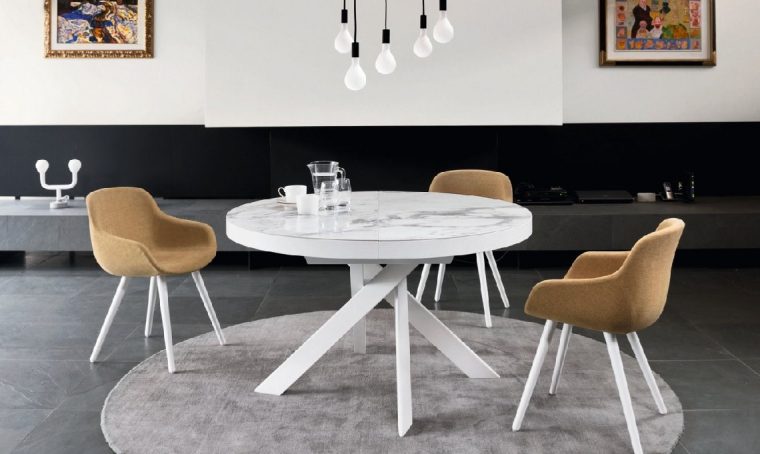 10 tavoli rotondi e ovali per la sala da pranzo