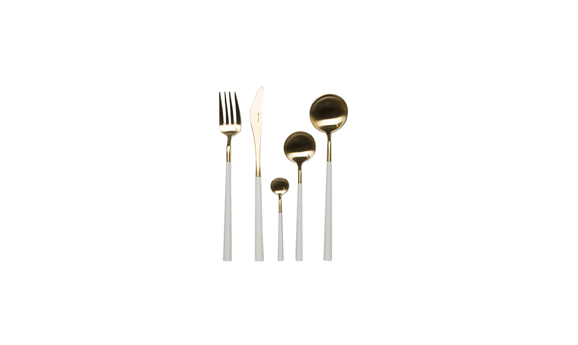 casafacile-tavola-natale-classica-rossa-bianco-oro-azzurro