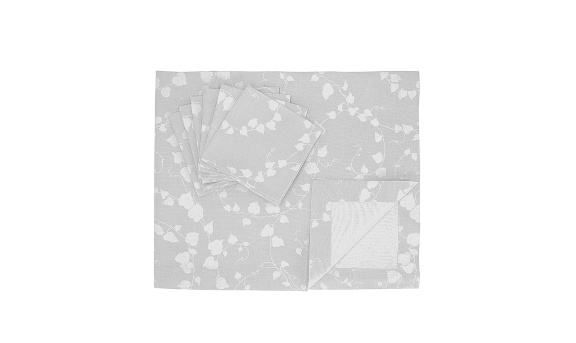 casafacile-tavola-natale-classica-rossa-bianco-oro-azzurro