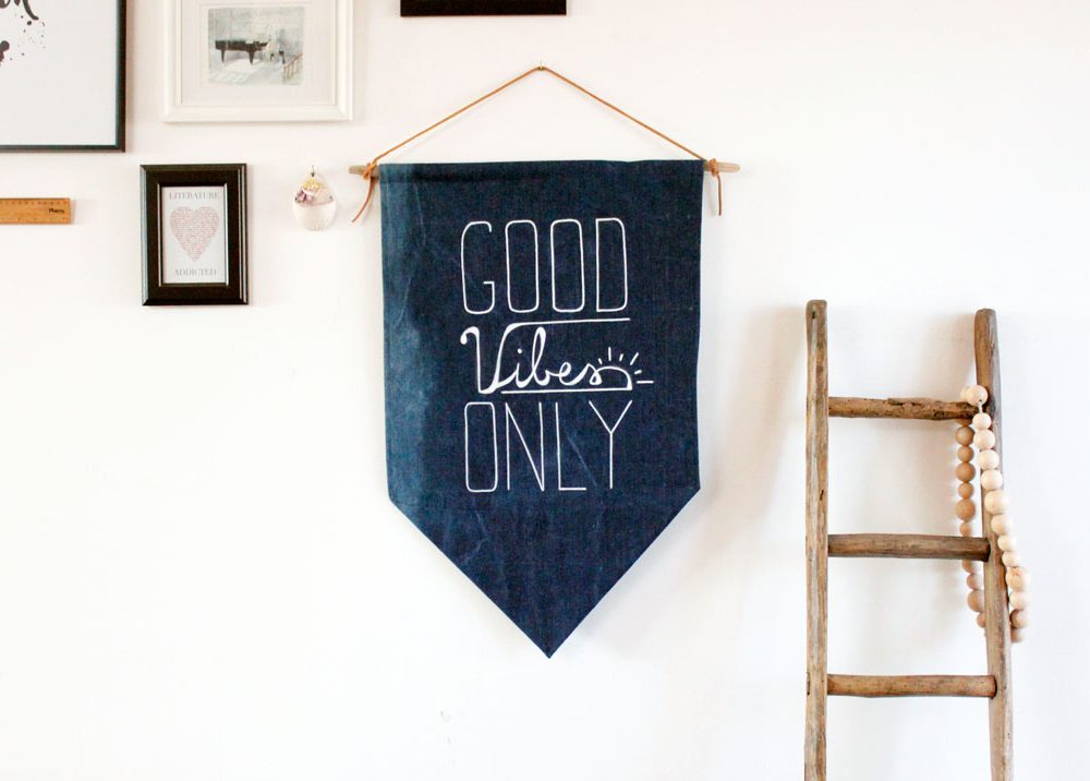 Come realizzare un banner in tessuto di jeans