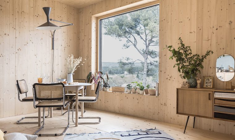 La villetta prefabbricata con rivestimento esterno in doghe di legno