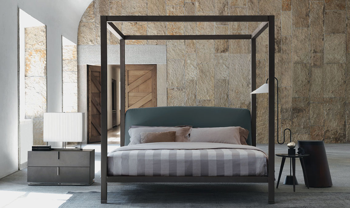 letto a baldacchino moderno