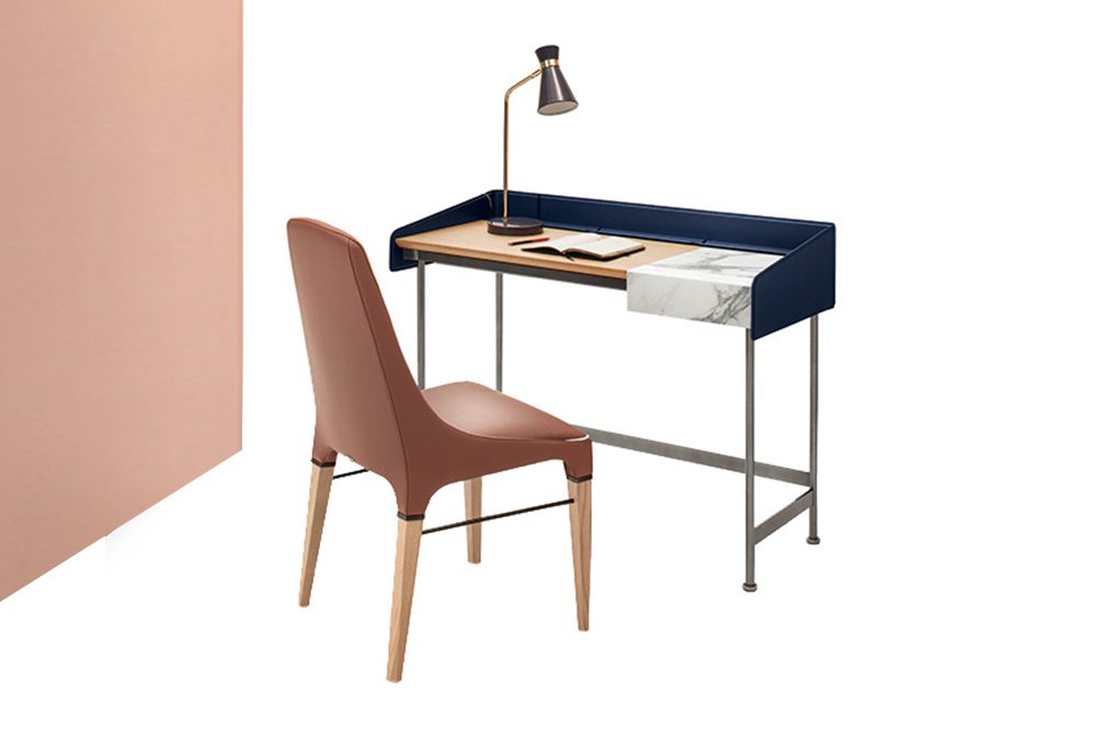 Angolo home office per arredare il soggiorno