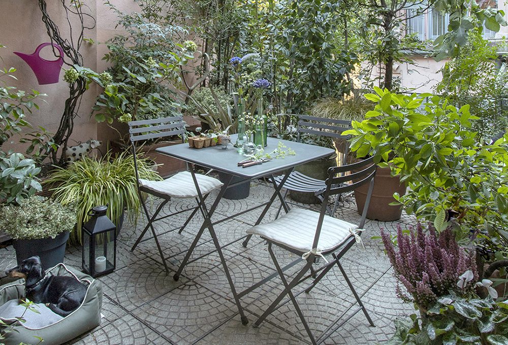 Un terrazzo verde tutto l’anno con le piante perenni