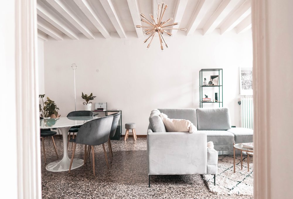 A casa della Youtuber: come personalizzare un appartamento in affitto