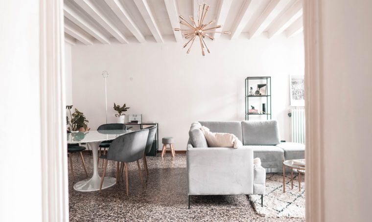 A casa della Youtuber: come personalizzare un appartamento in affitto