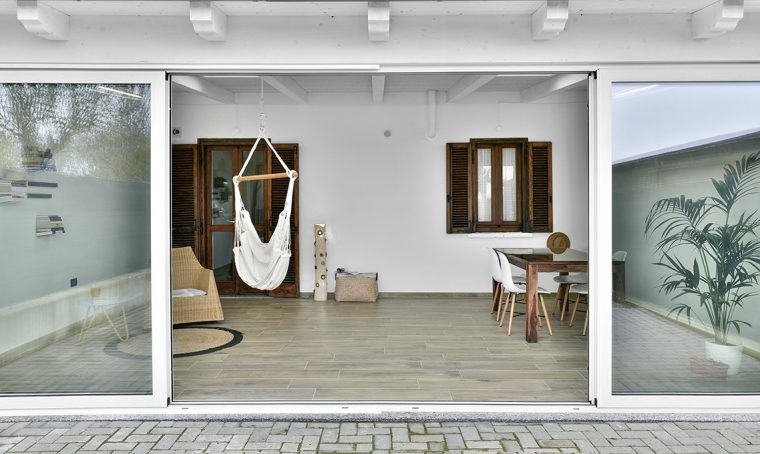Il portico diventa la stanza in più