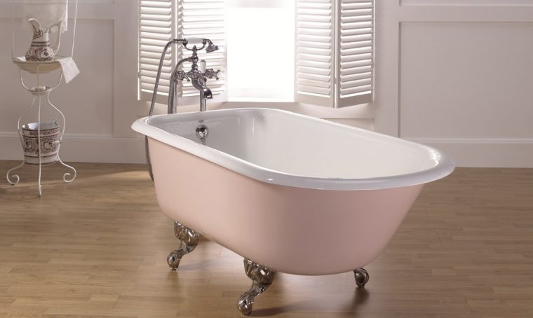 Vasche da bagno con piedini in stile vintage