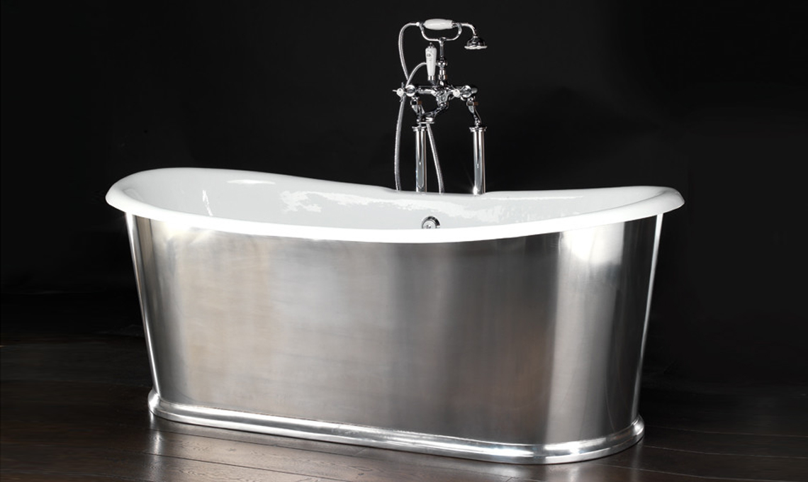 vasca da bagno con piedini