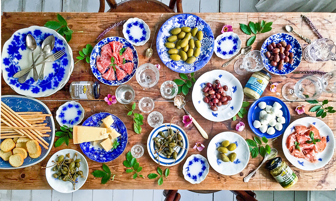 mise en place nei toni del blu