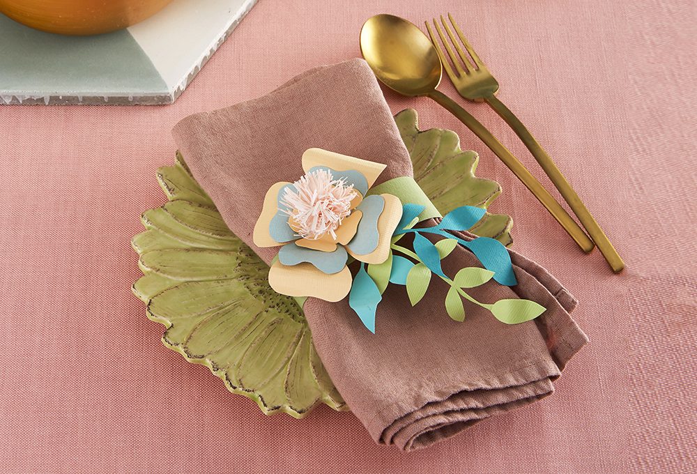 Paper art: il portatovagliolo a forma di fiore