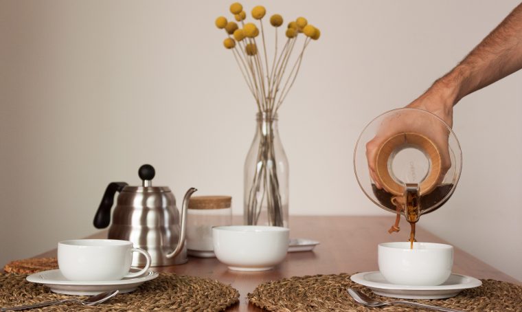 Come si prepara il caffè con la caffettiera Chemex