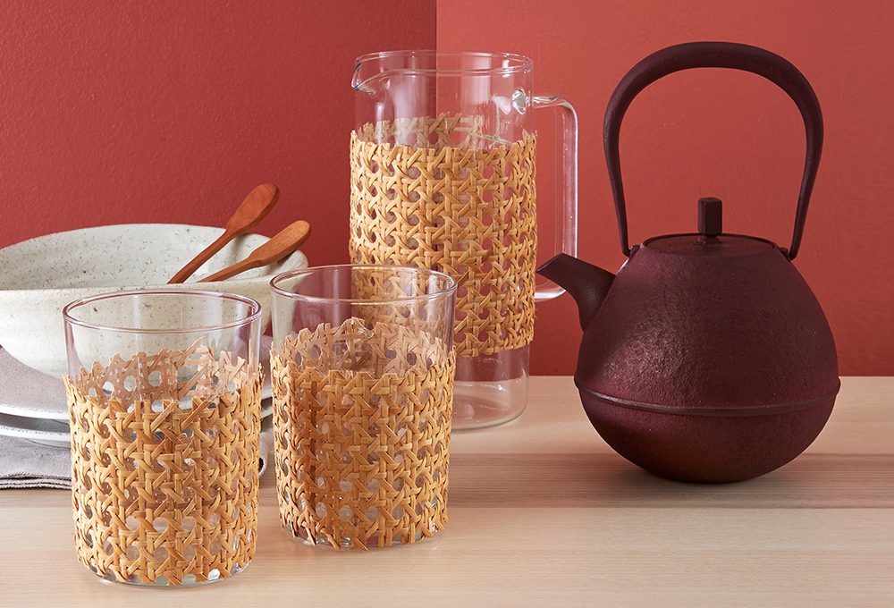Decorare caraffa e bicchieri con la Paglia di Vienna