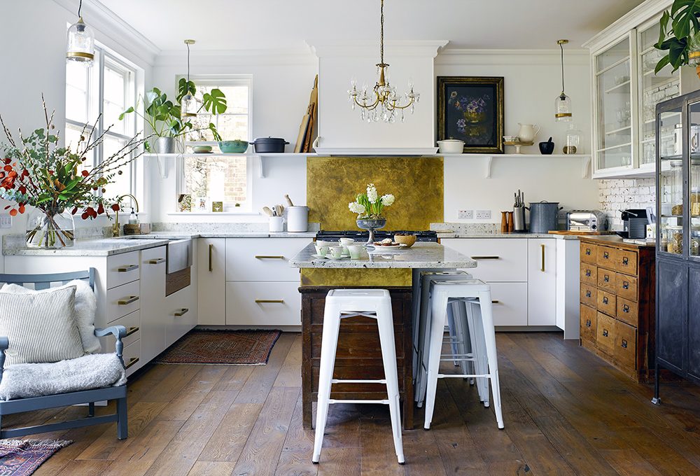 Rétro e green sono gli ingredienti del Natale a casa della floral stylist