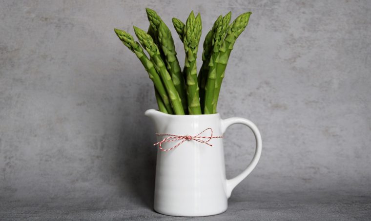 ortaggi in vaso in un elemento décor