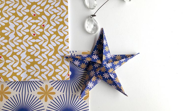 Crea le stelle origami con la carta delle Décor Box di CasaFacile