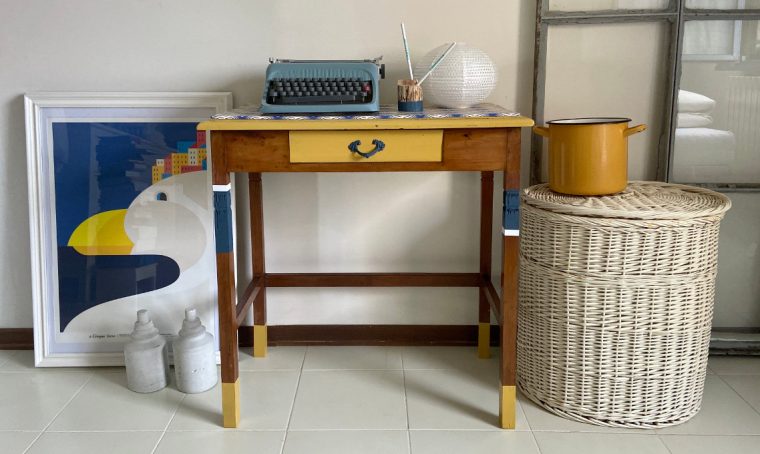 Decorare uno scrittoio con le carte della Décor Box di CasaFacile