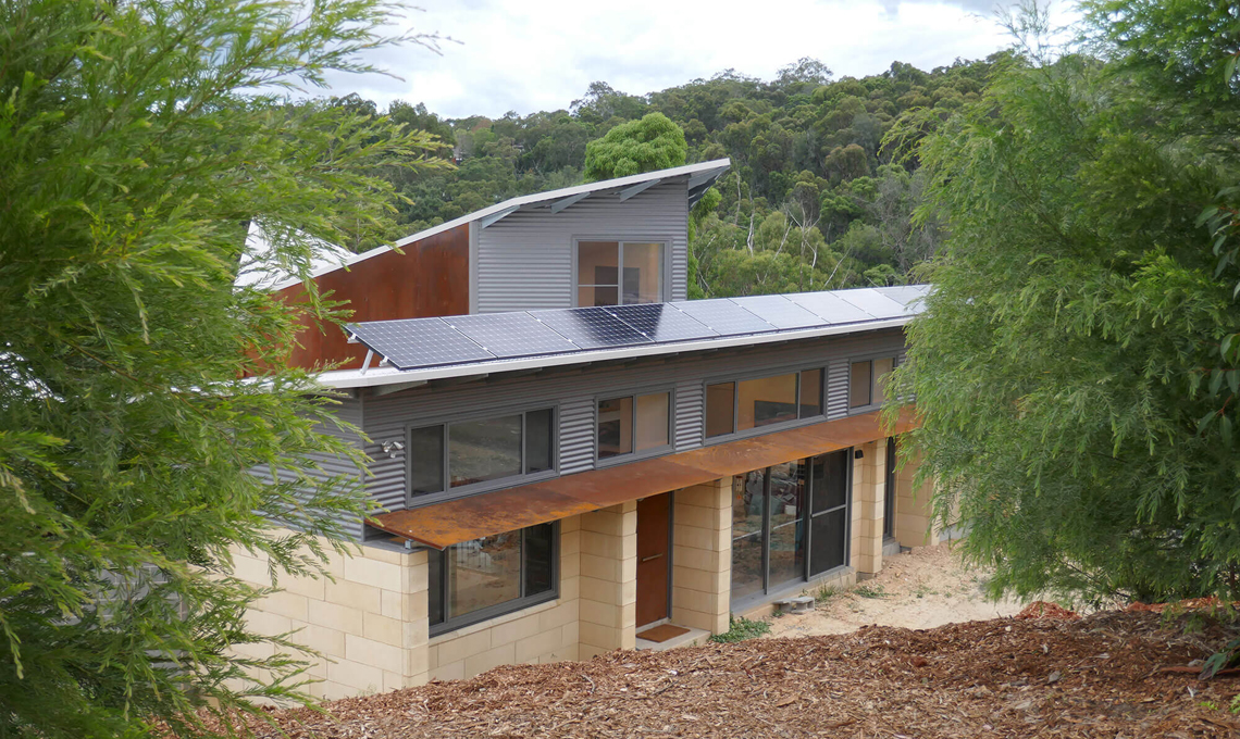 Bushfire rebuild, Blue Mountains, NSW | ECOdesign Architects | Photographer: Nigel Bell