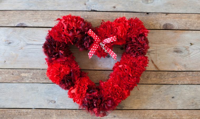Come realizzare una ghirlanda a forma di cuore