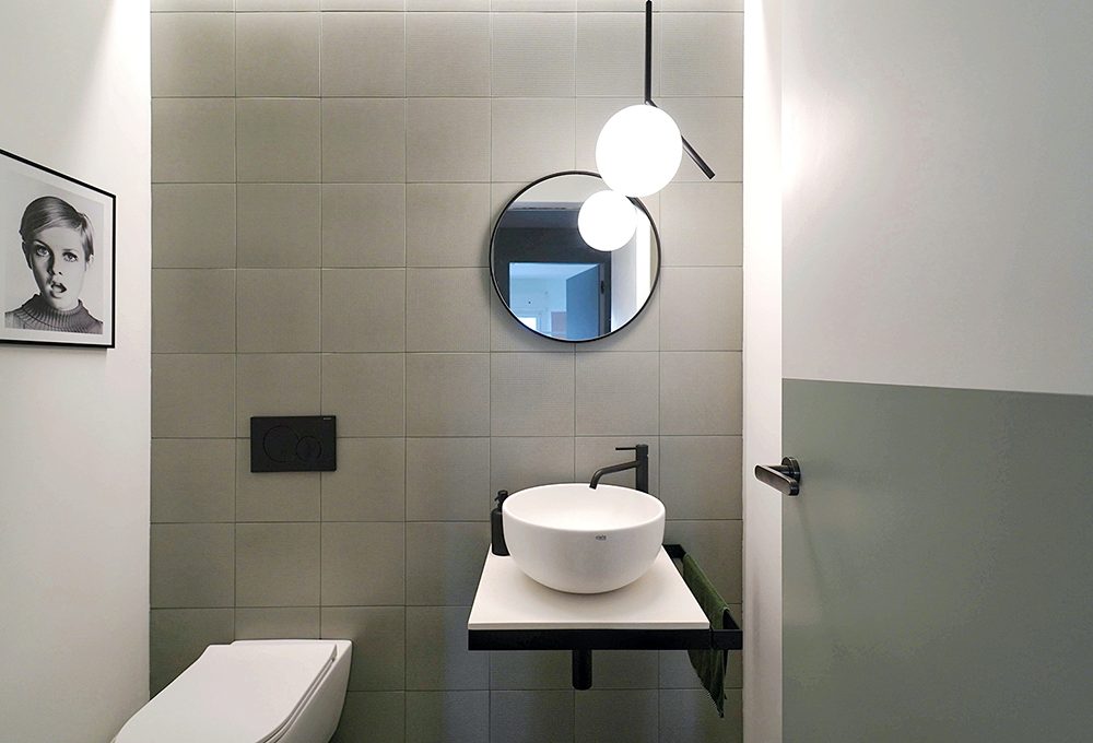 Anche un bagno piccolo può avere un grande stile