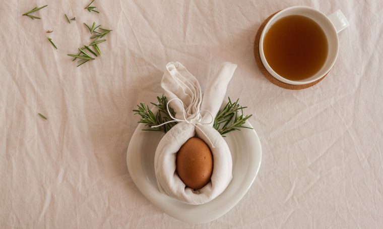 Come colorare le uova con il caffè