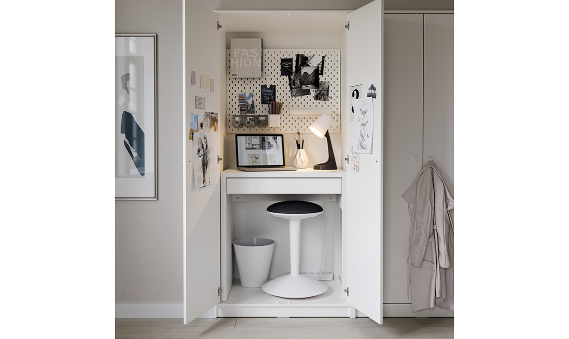zona studio nell'armadio