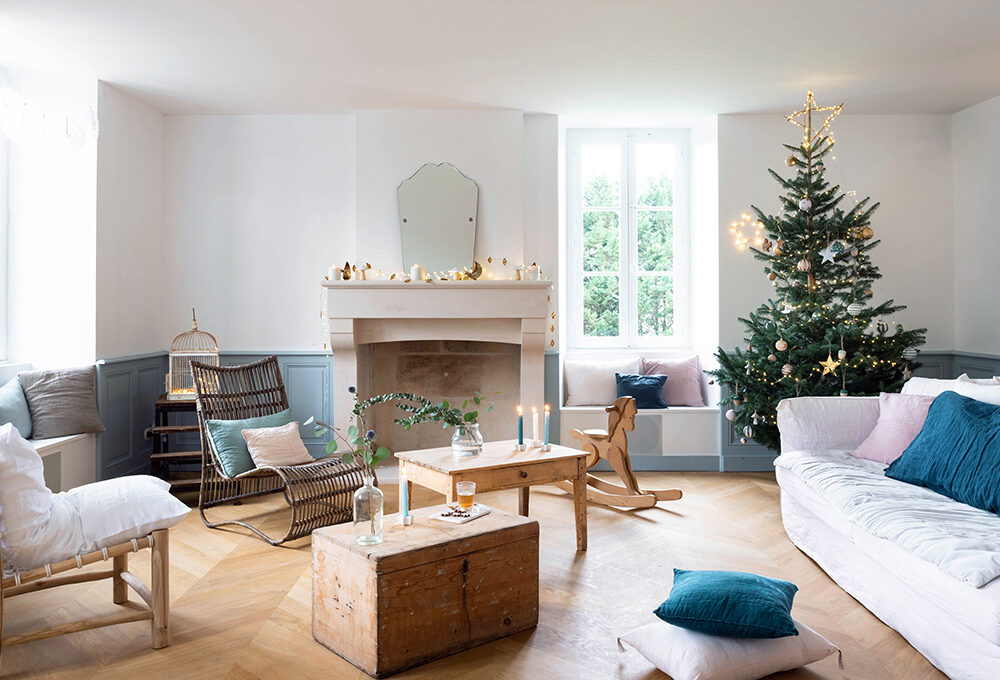 La dolce attesa del Natale tra addobbi, lucine e arredi di famiglia