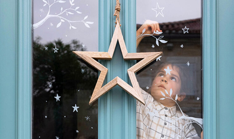 Natale: decora le finestre con i pennarelli cancellabili per vetro