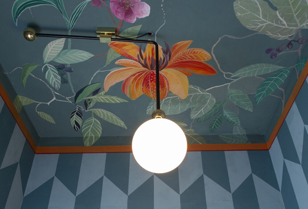 La nuova tendenza del décor sono i soffitti dipinti
