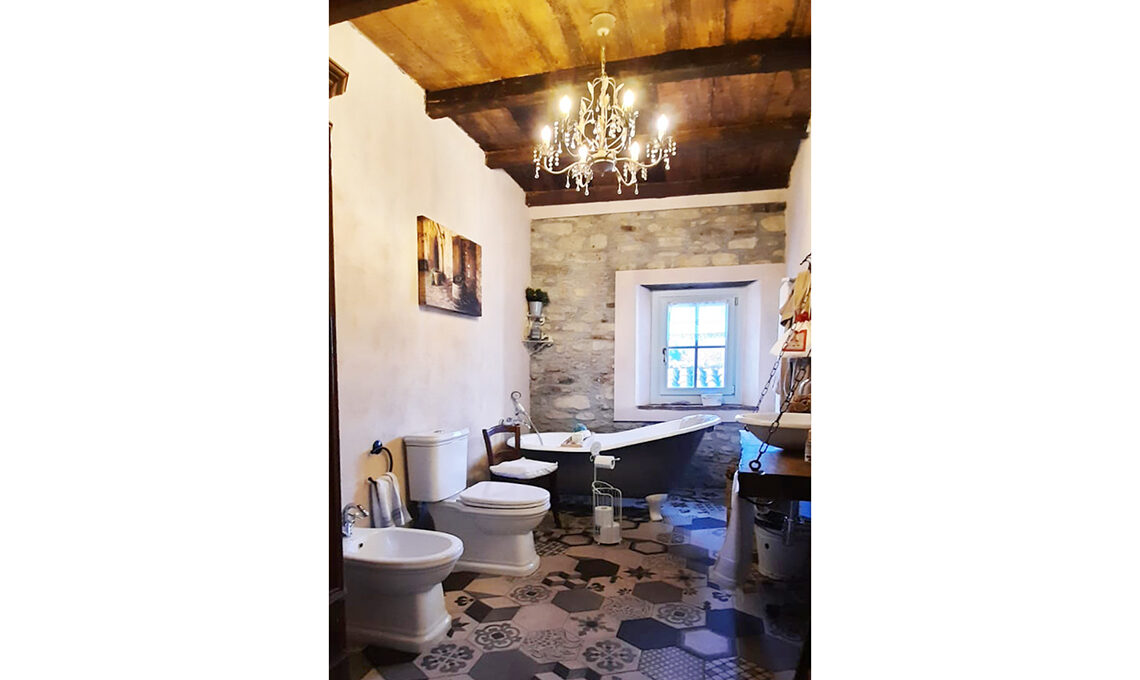 Antico casale ristrutturato bagno