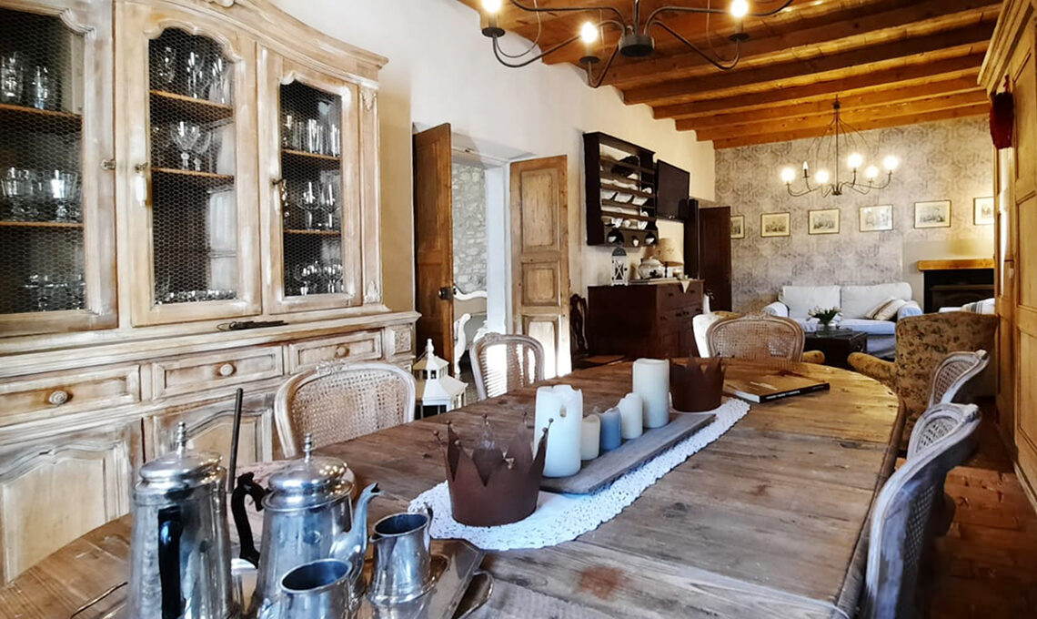 Antico casale ristrutturato sala da pranzo