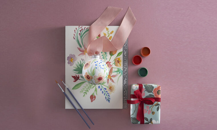 Natale: come realizzare le sfere con i fiori