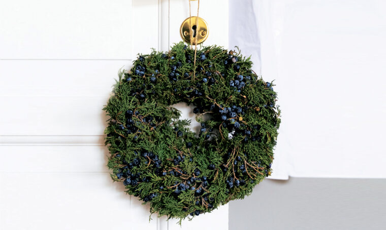 Natale: la ghirlanda con bacche di ginepro