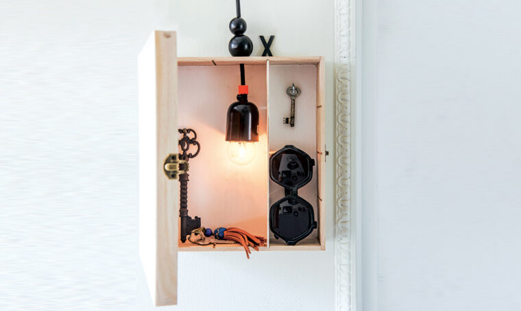 Come realizzare la box appendichiavi con luce
