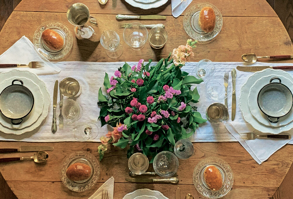 Mise en place: legno, lino e l’arte della semplicità