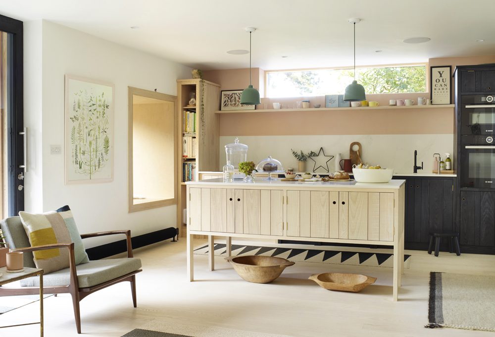 Un relooking in stile nordico per portare luce all’interno di casa