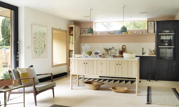 Un relooking in stile nordico per portare luce all’interno di casa