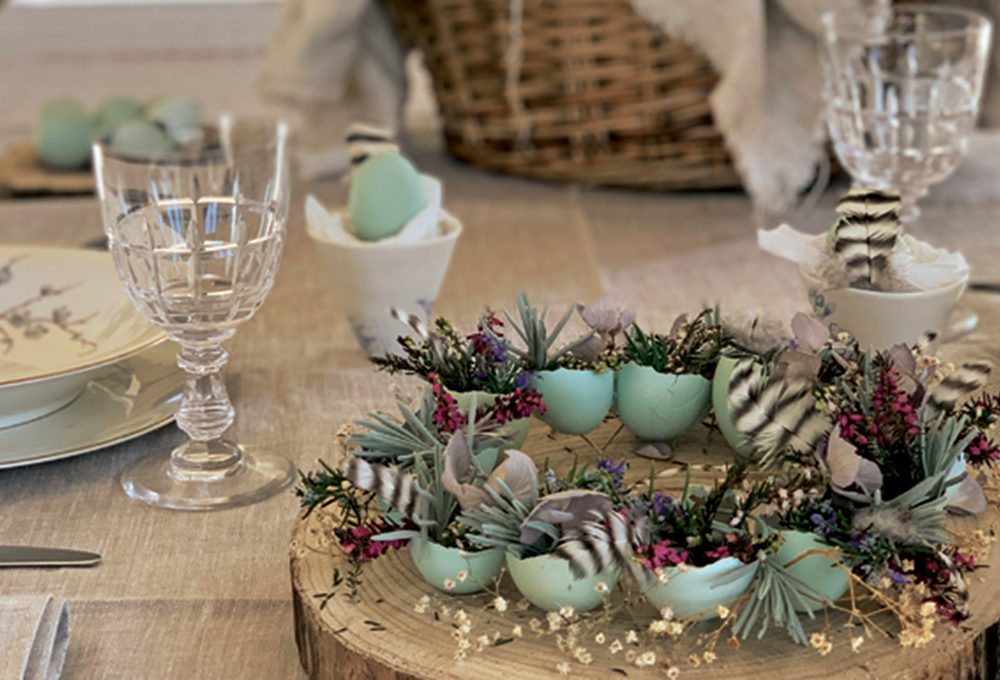 Centrotavola di Pasqua: decorare con le uova azzurre