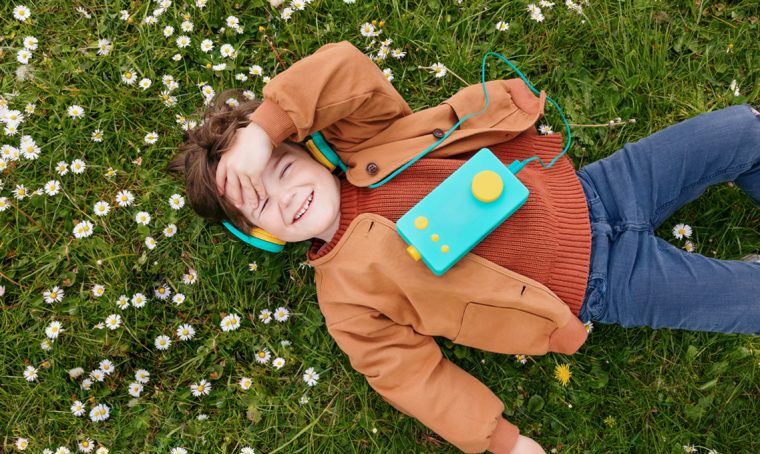 Un gioco analogico fuori e tecnologico dentro, per sviluppare l’immaginazione dei bambini