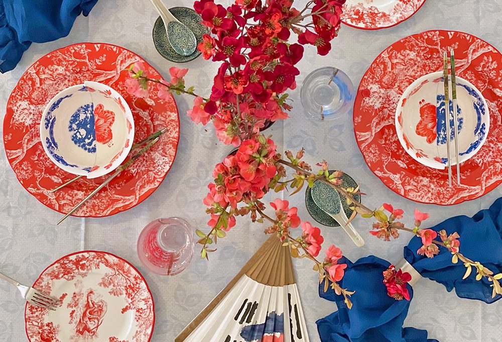 Oriente & Occidente: stile ibrido per la mise en place bicolore