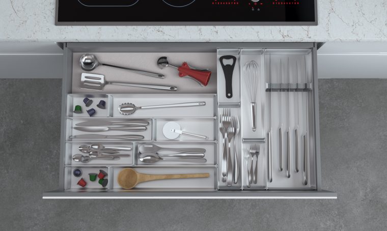 Come organizzare e tenere in ordine i cassetti della cucina