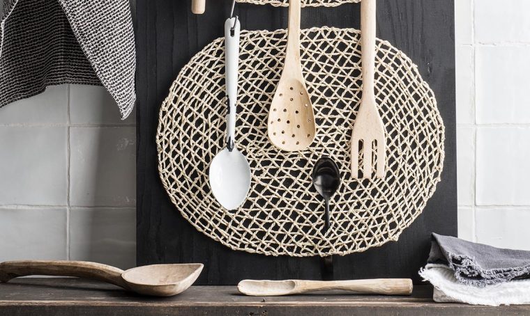 Idee creative sul filo degli intrecci: realizzare un portautensili