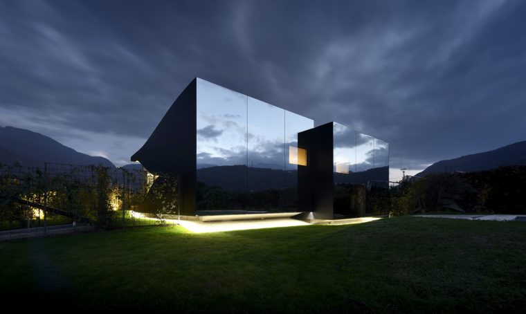 Architetture a specchio sulle Dolomiti