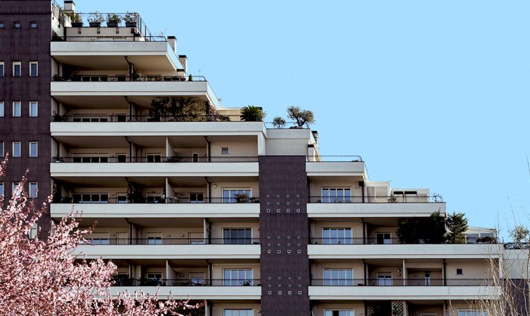 L’amministratore risponde: infiltrazioni dalla terrazza