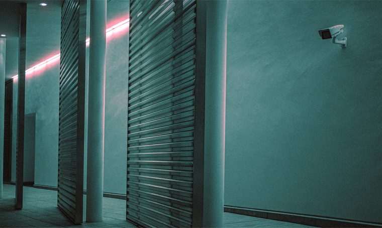 L’amministratore risponde: telecamera sul pianerottolo