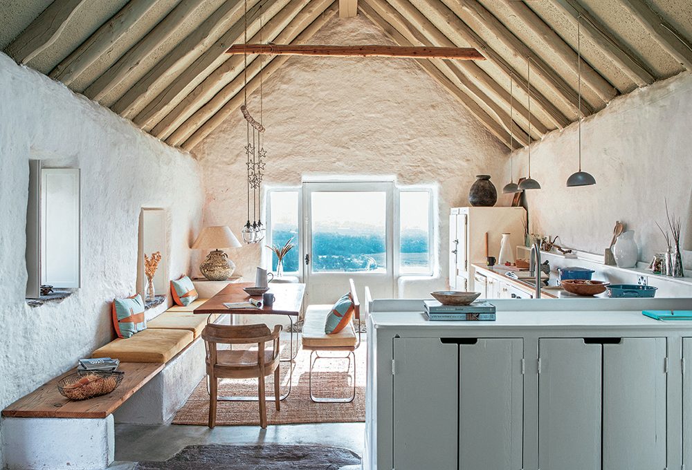 In Irlanda, un cottage recuperato e immerso nella natura