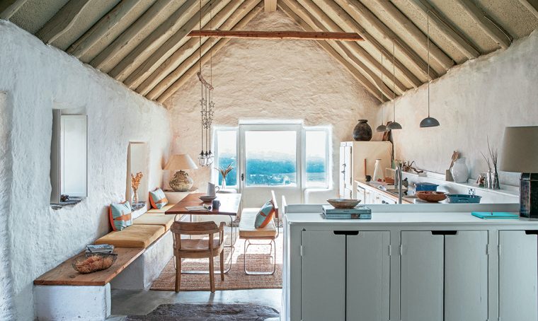 In Irlanda, un cottage recuperato e immerso nella natura